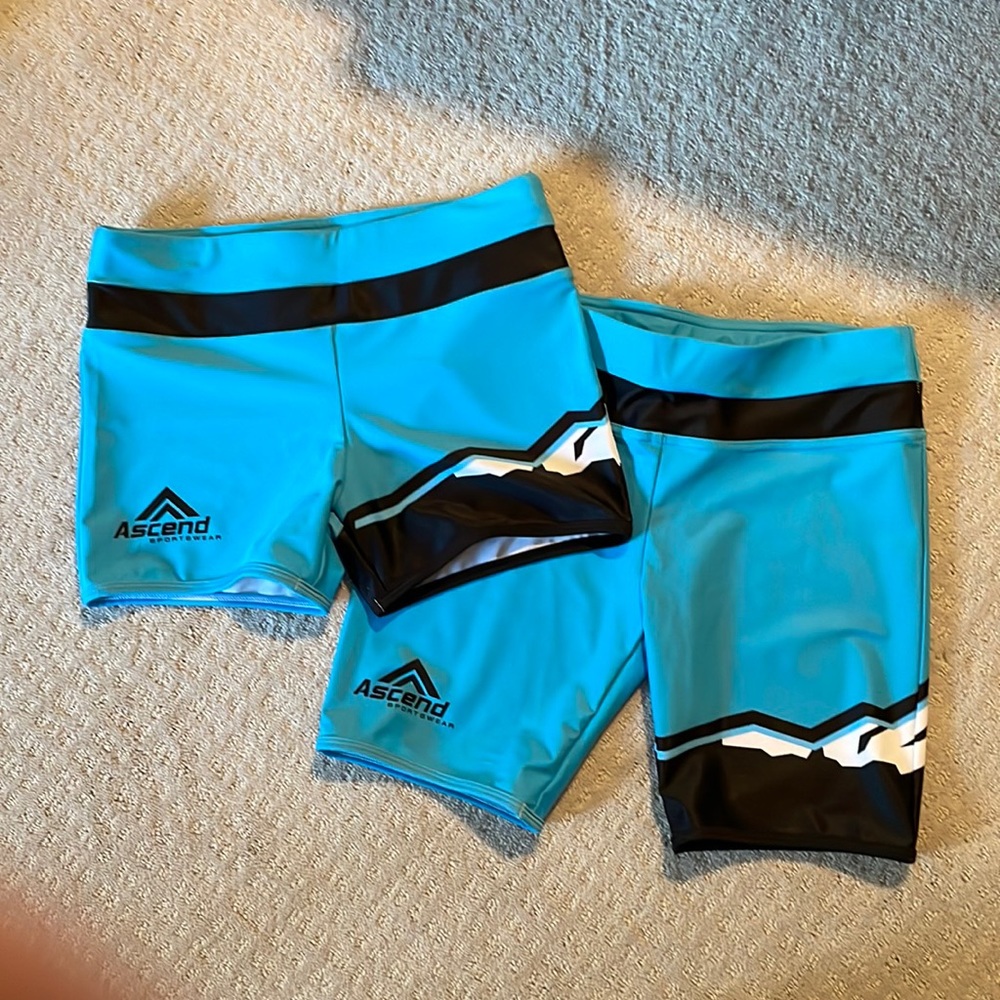 Lot of 2 bike shorts with mountain design by Ascend